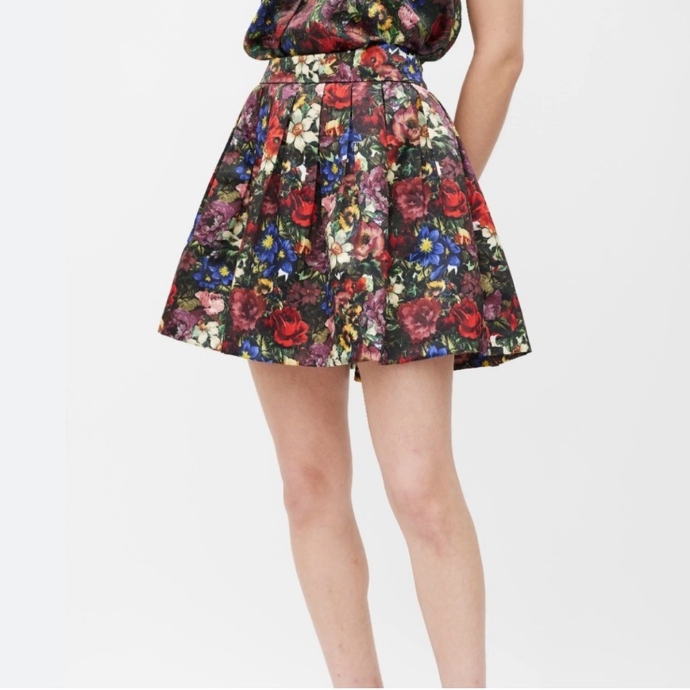 Alice + Olivia Fizer Box Pleat Skirt in English Floral